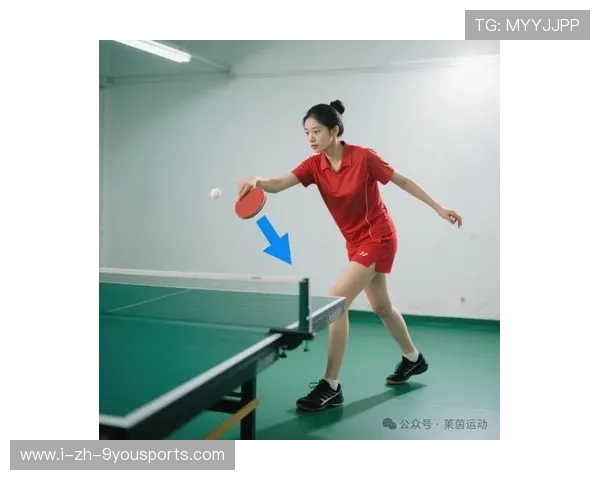 乒乓球弧圈球拉出夸张弧度，对手完全摸不到